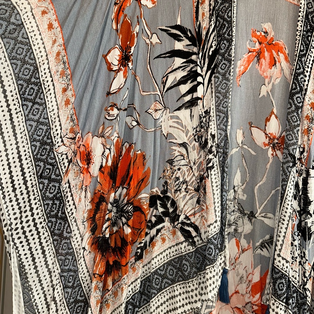 Vince Camuto Blue and Orange Patterned Kimono/coverup - Picture 4 of 6